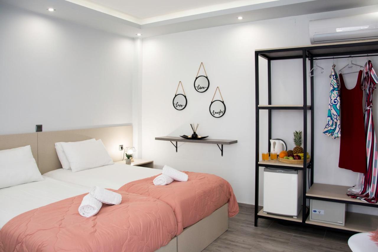 Big Max Guesthouse กาวอส ภายนอก รูปภาพ